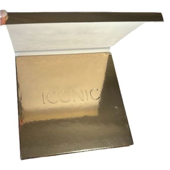 ICONIC London Sunset to Sunrise Eyeshadow Palette - 20 Highly Pigmented Shades - Picture 6 of 7